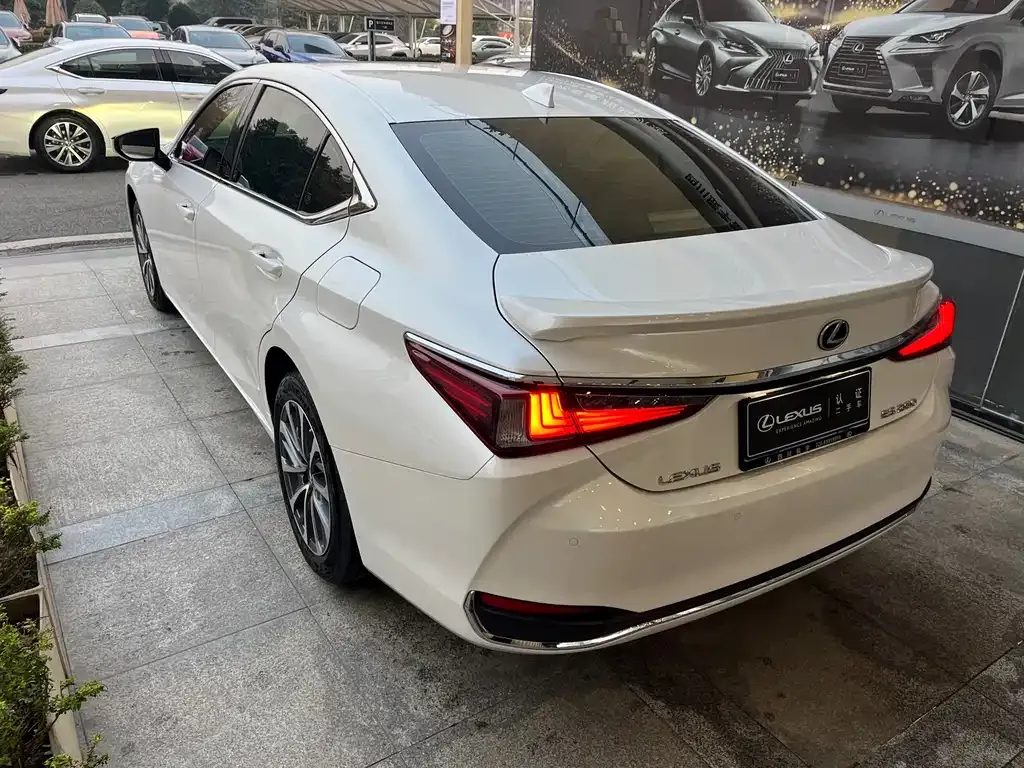 Lexus ES 2024 из CN, фото 7