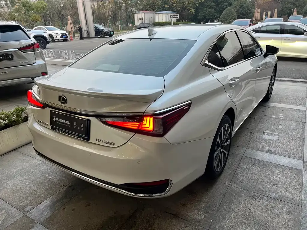 Lexus ES 2024 из CN, фото 10