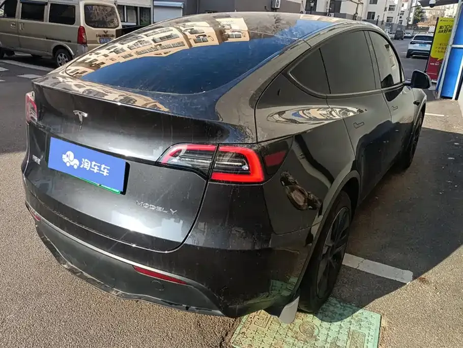 Tesla Model Y — фото 9