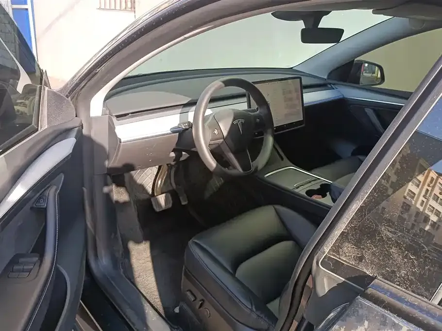 Tesla Model Y — фото 4