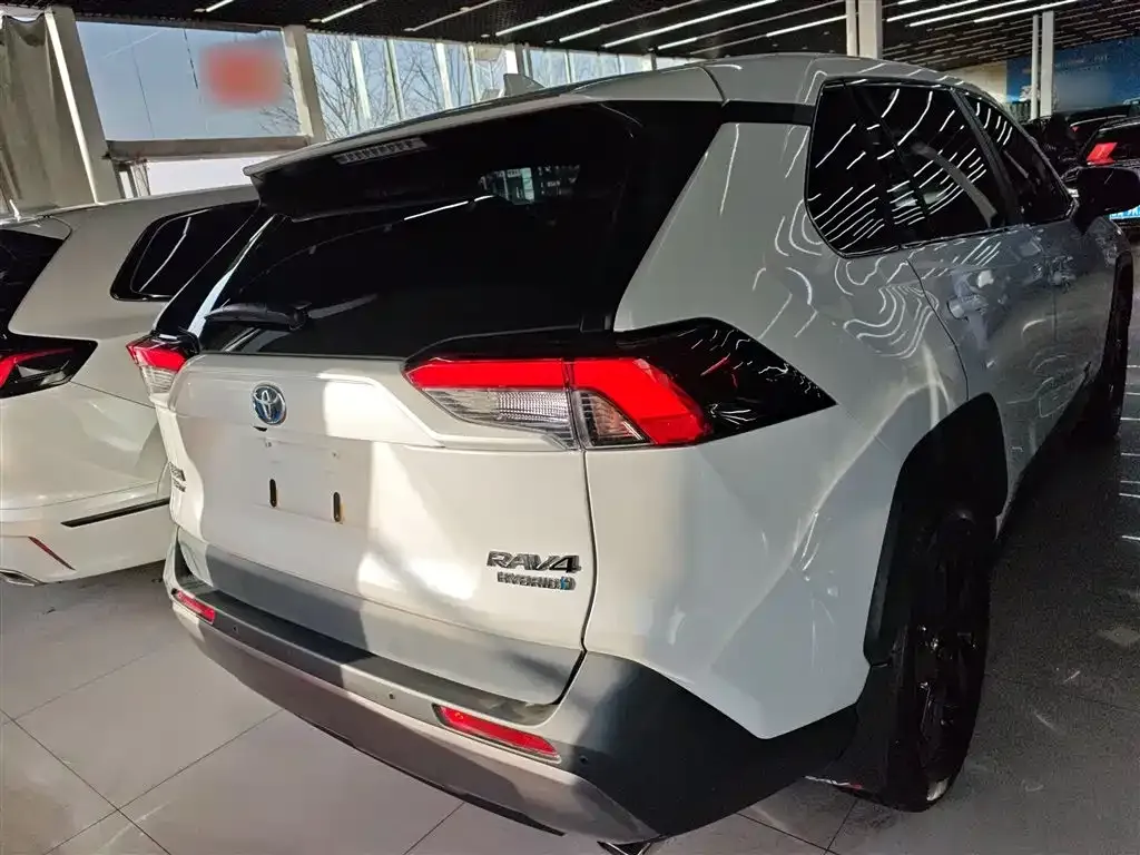 Toyota RAV4 2022 из CN, фото 2