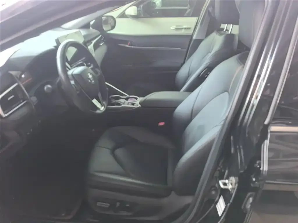 Toyota Camry 2023 из CN, фото 3
