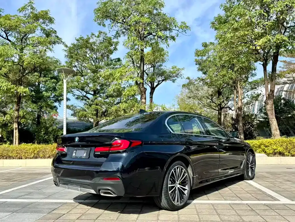 BMW 5 Series — фото 6