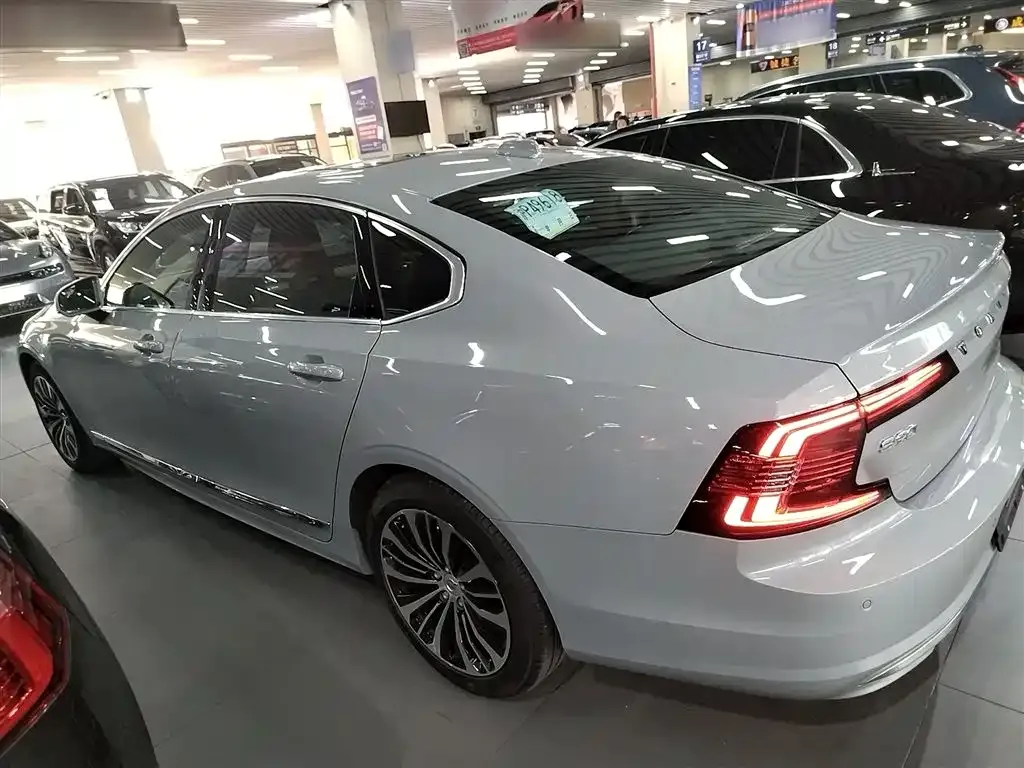 Volvo S90 2025 из CN, фото 8