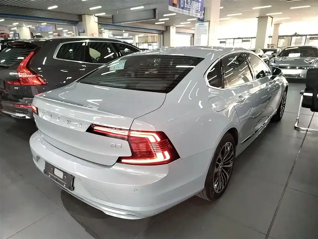 Volvo S90 2025 из CN, фото 9