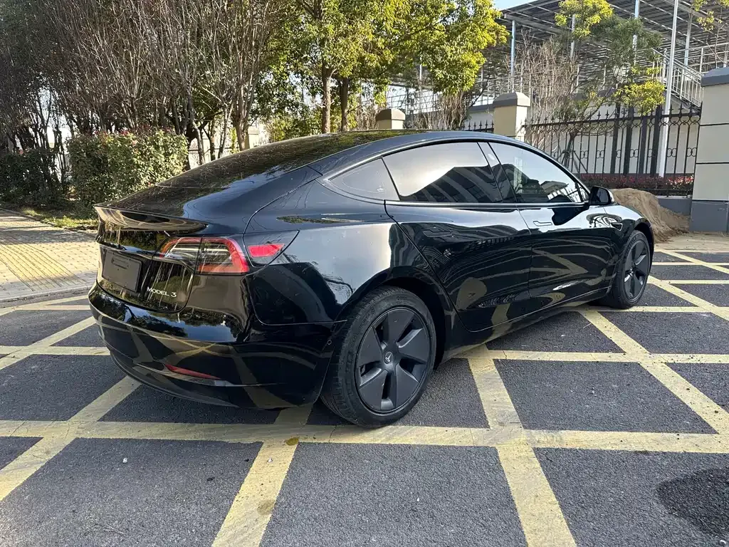 Tesla Model 3 — фото 6