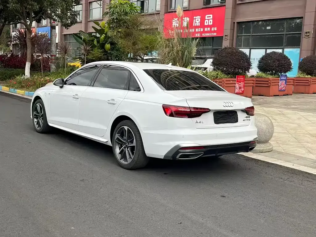 Audi A4L 2024 из CN, фото 8