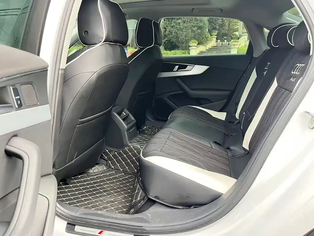 Audi A4L 2024 из CN, фото 4