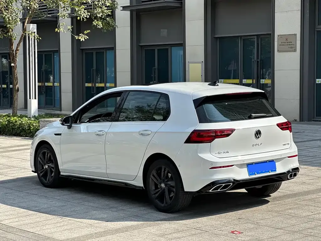 Volkswagen Golf 2023 из CN, фото 6