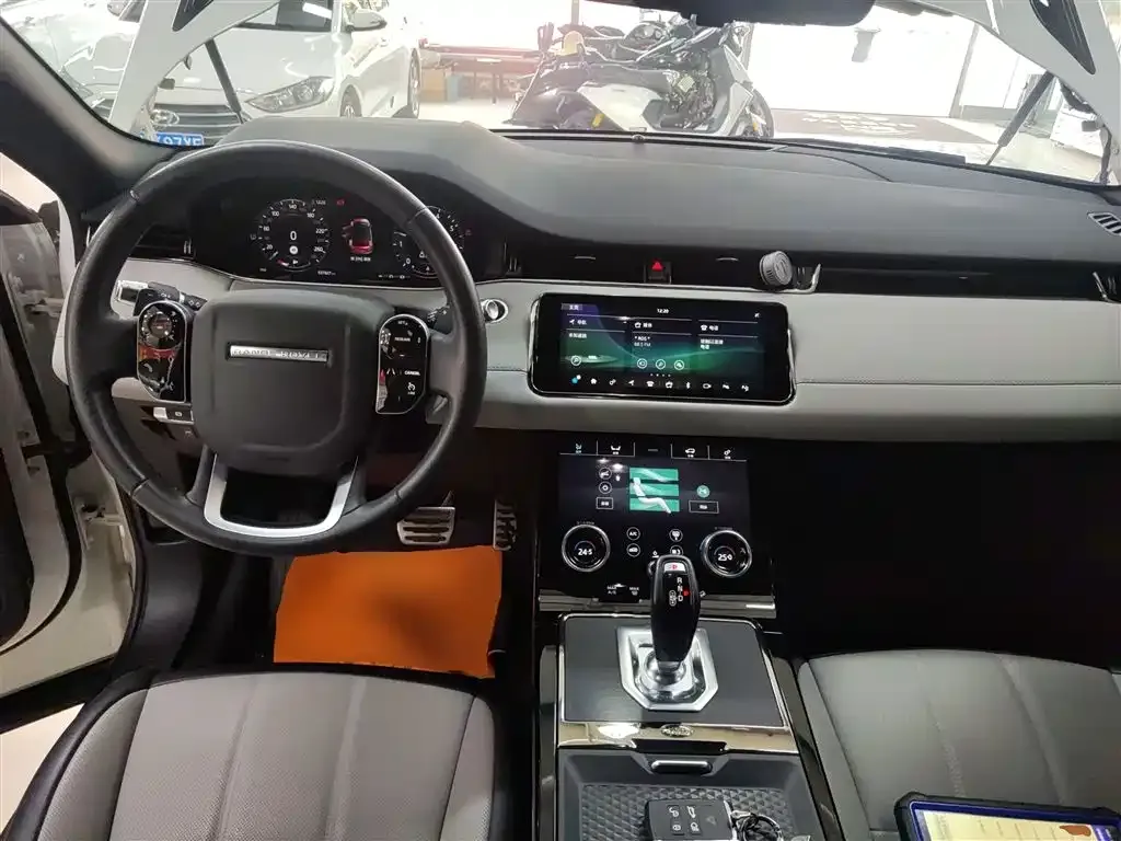 Land Rover Evoque — фото 10