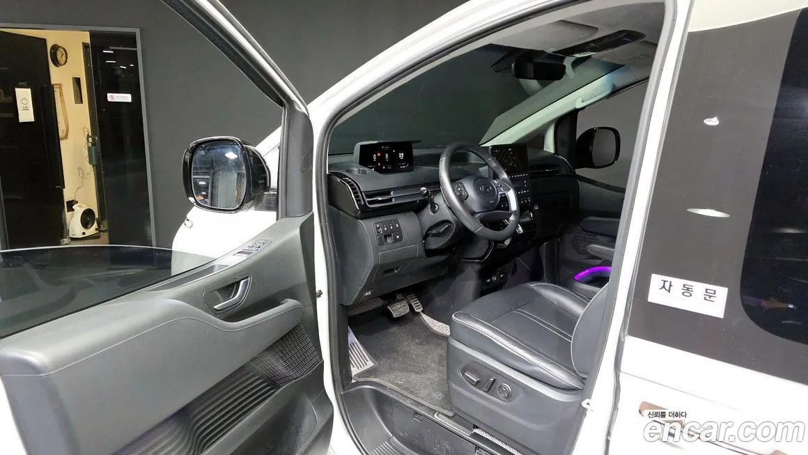 Hyundai Staria 2023 из KR, фото 5