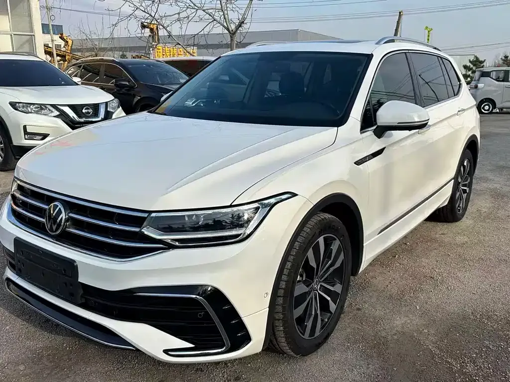 Volkswagen Tiguan L 2022 из CN, фото 1