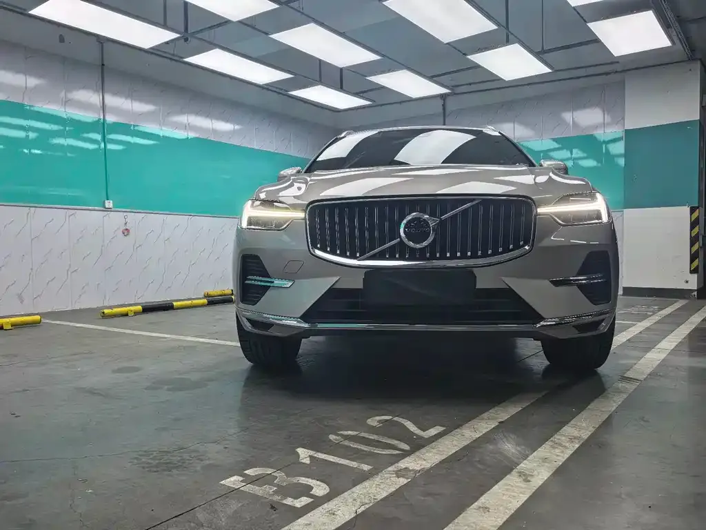 Volvo XC60 — фото 7