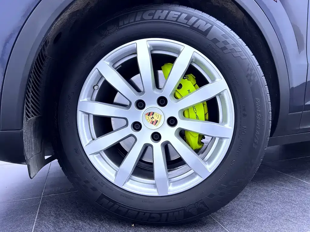 Porsche Cayenne Hybrid — фото 8