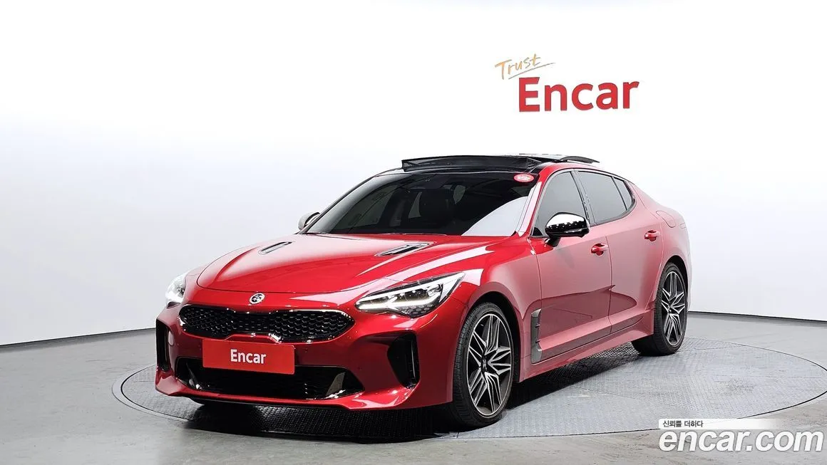 Kia Stinger — фото 1