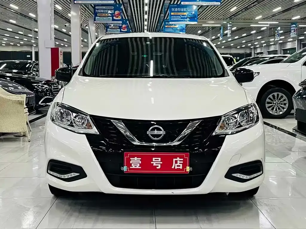 Nissan Tiida 2023 из CN, фото 10