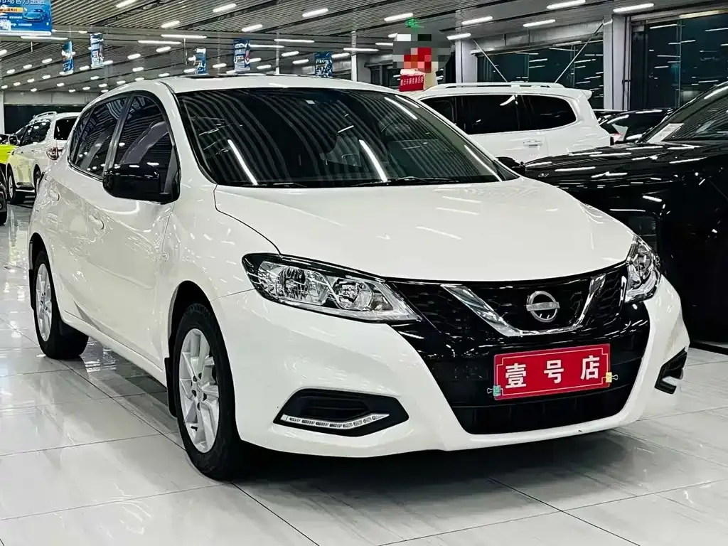 Nissan Tiida 2023 из CN, фото 3