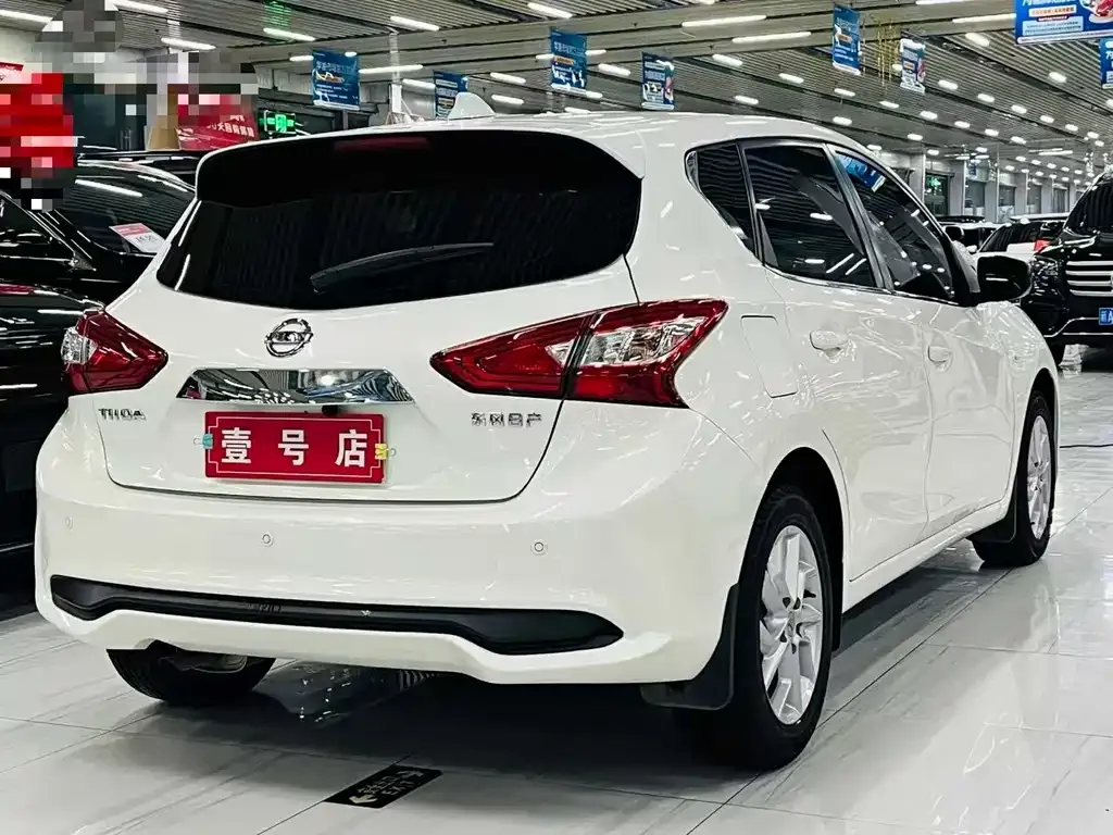 Nissan Tiida 2023 из CN, фото 4