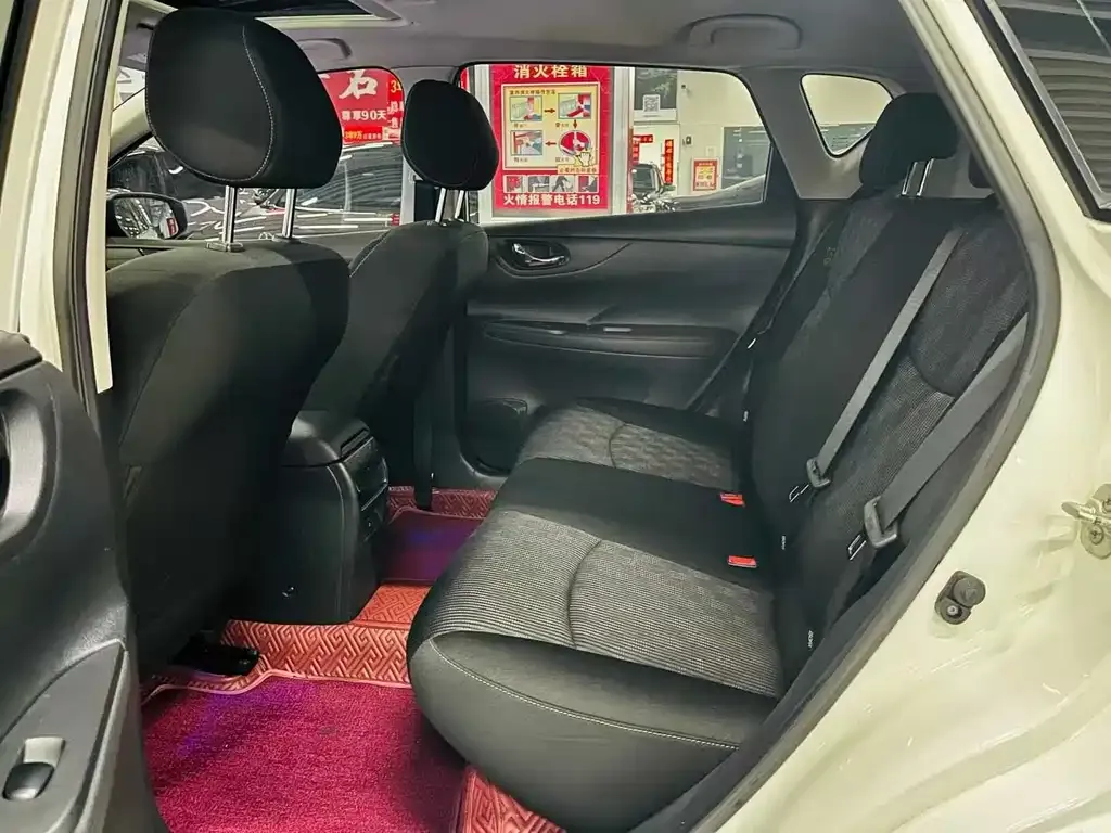 Nissan Tiida 2023 из CN, фото 7