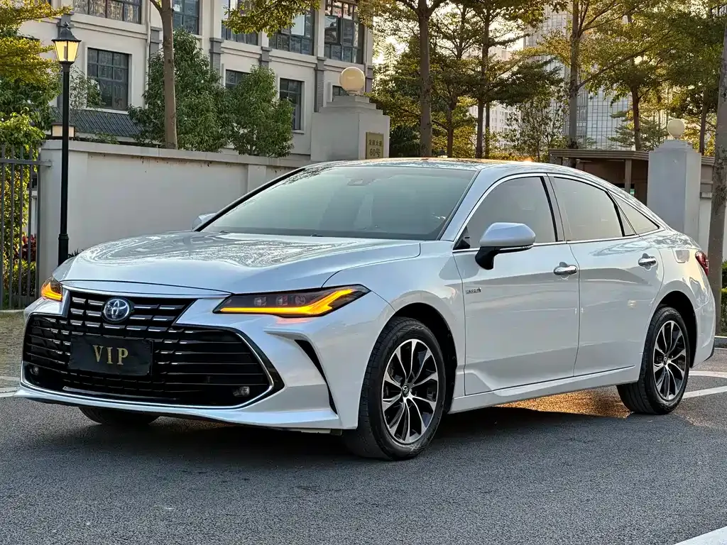 Toyota Avalon 2023 из CN, фото 1