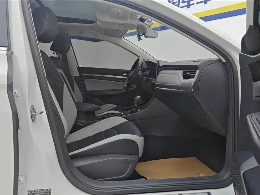 Volkswagen Bora 2023 из CN, фото 6
