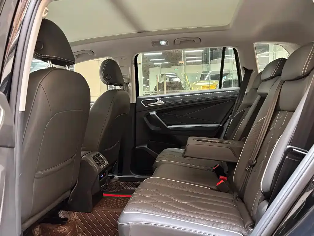 Volkswagen Tiguan L 2023 из CN, фото 9