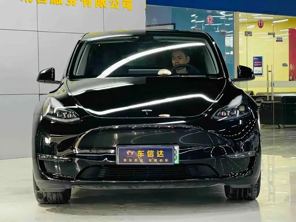 Tesla Model Y — фото 7
