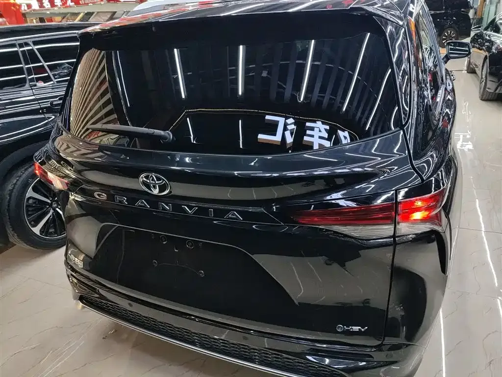 Toyota Granvia 2025 из CN, фото 9