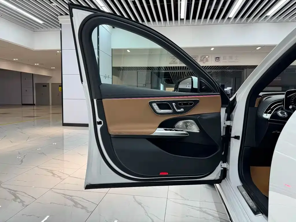 Mercedes-Benz E-Class 2023 из CN, фото 4