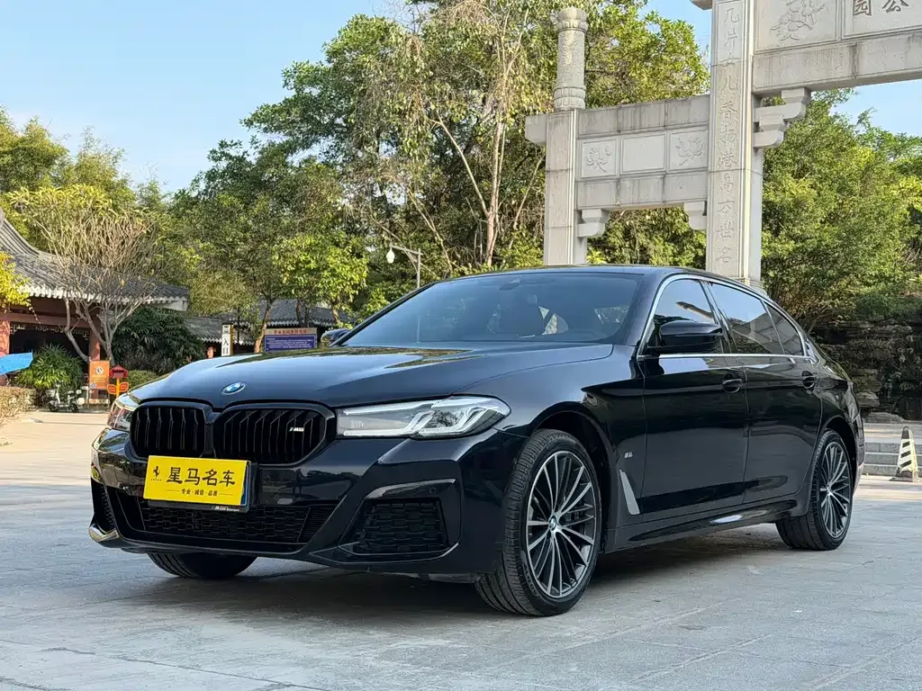 BMW 5 Series — фото 1