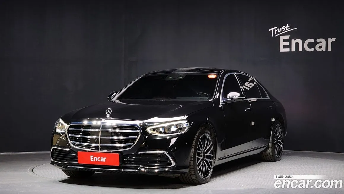 Mercedes-Benz S-Class — фото 1