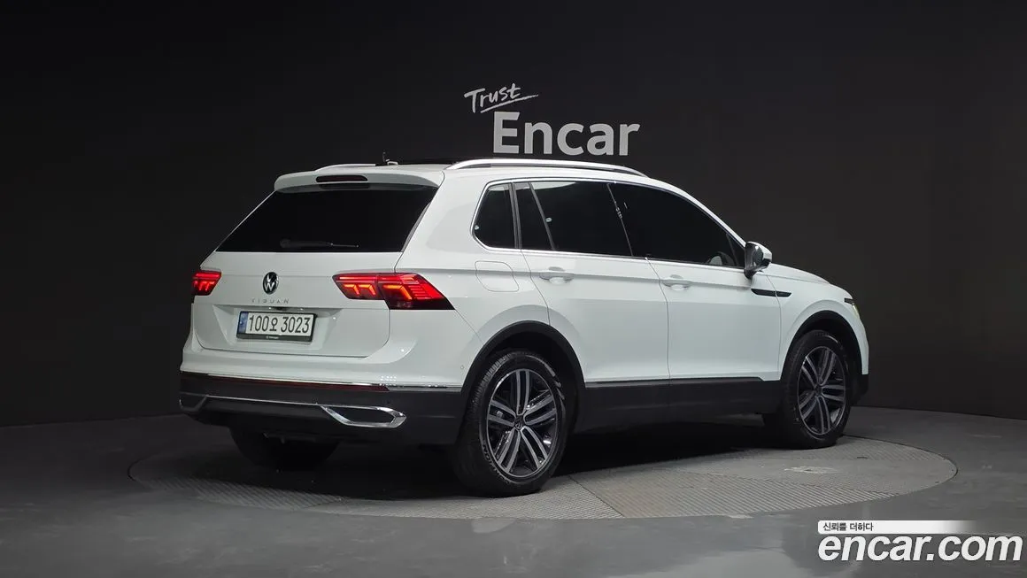 Volkswagen Tiguan — фото 7