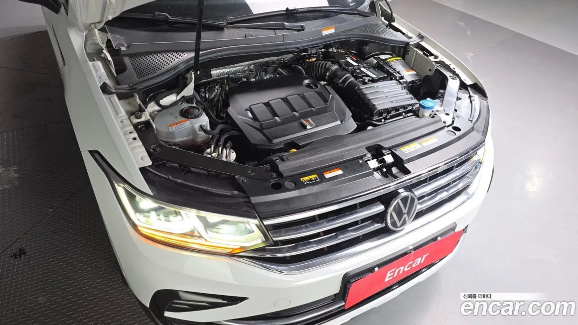 Volkswagen Tiguan — фото 10