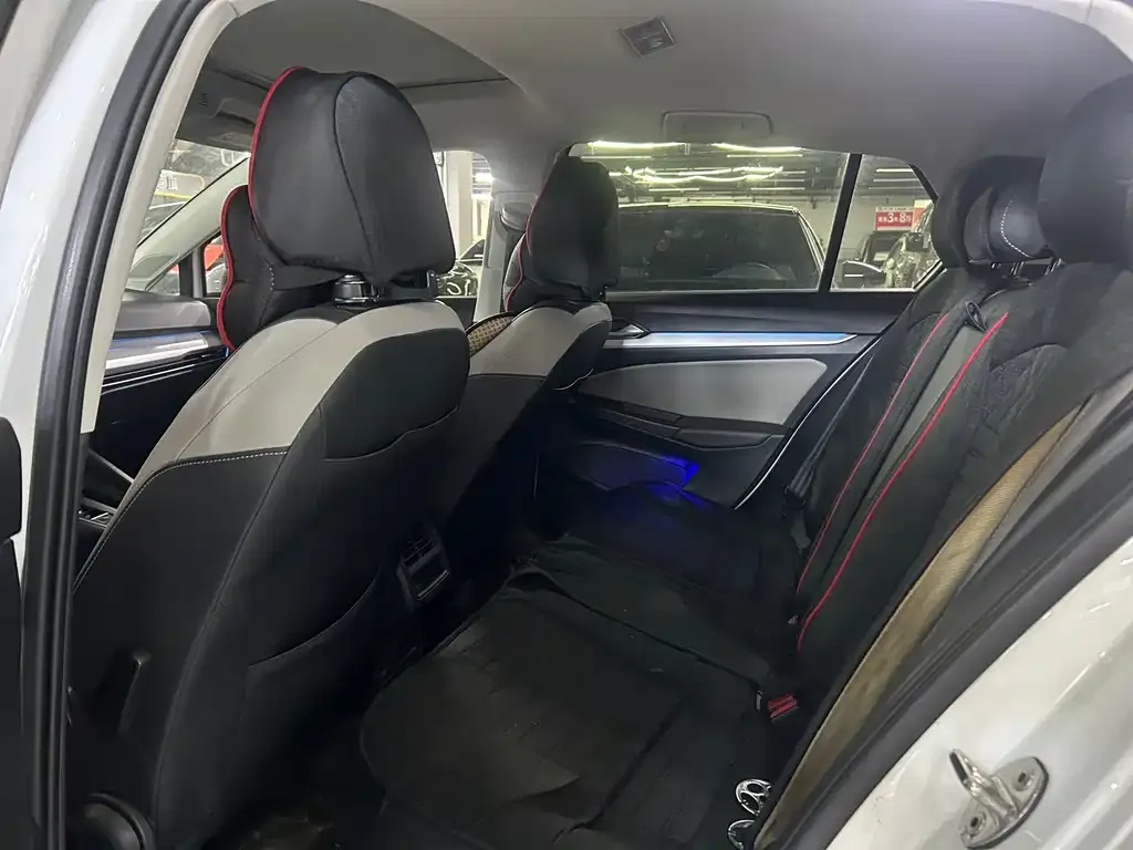 Volkswagen Golf 2022 из CN, фото 4