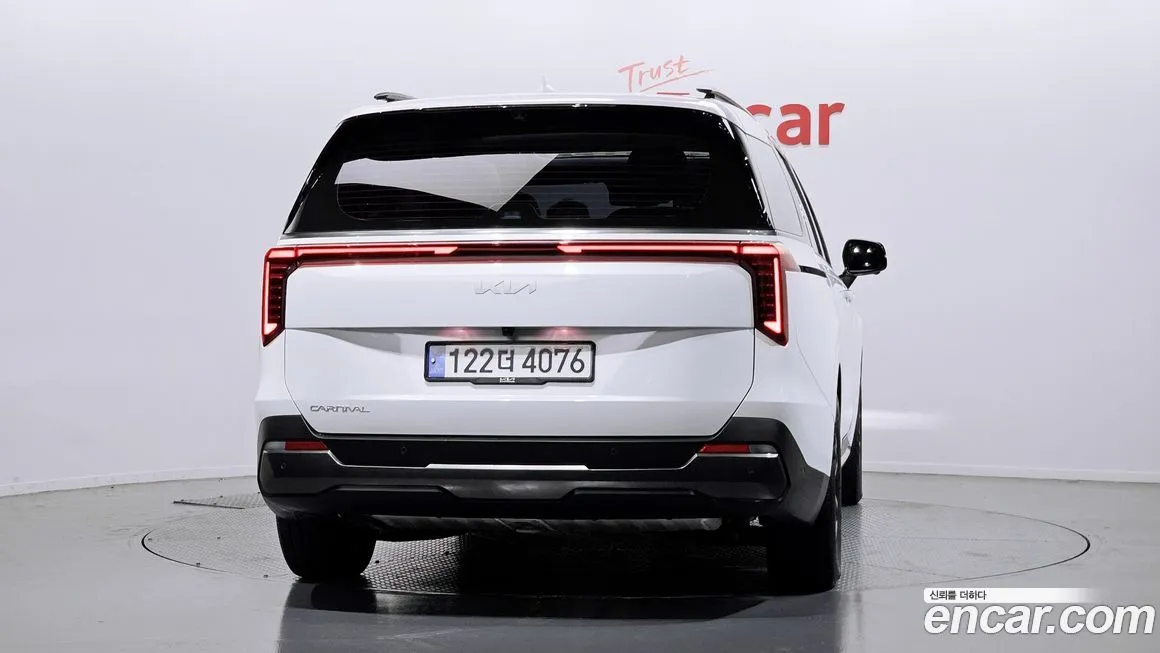 Kia Carnival — фото 4