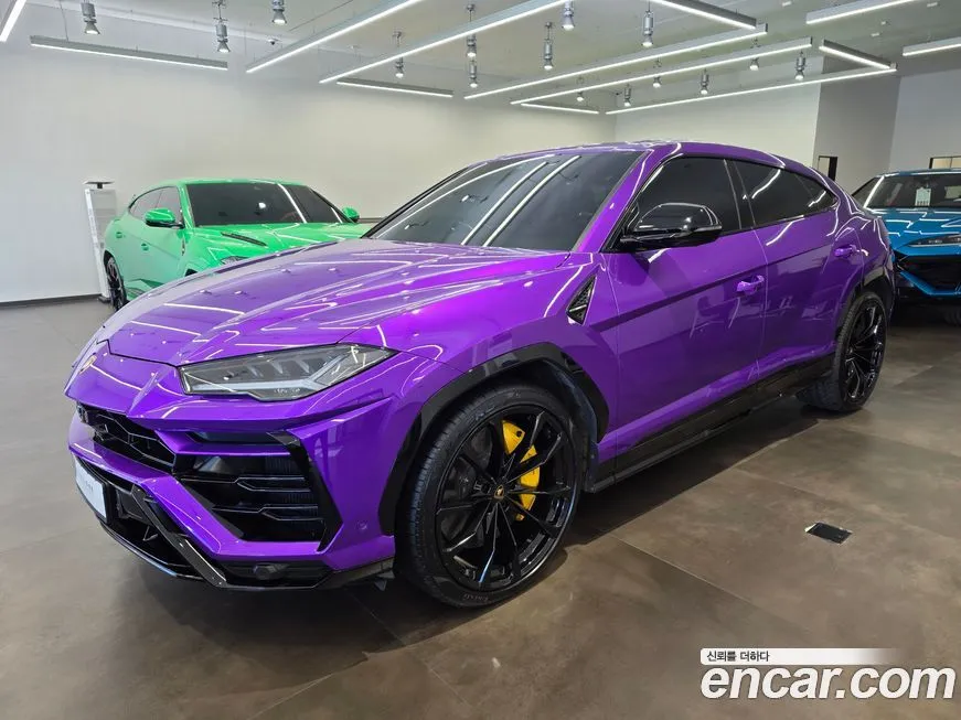 Lamborghini Urus — фото 1