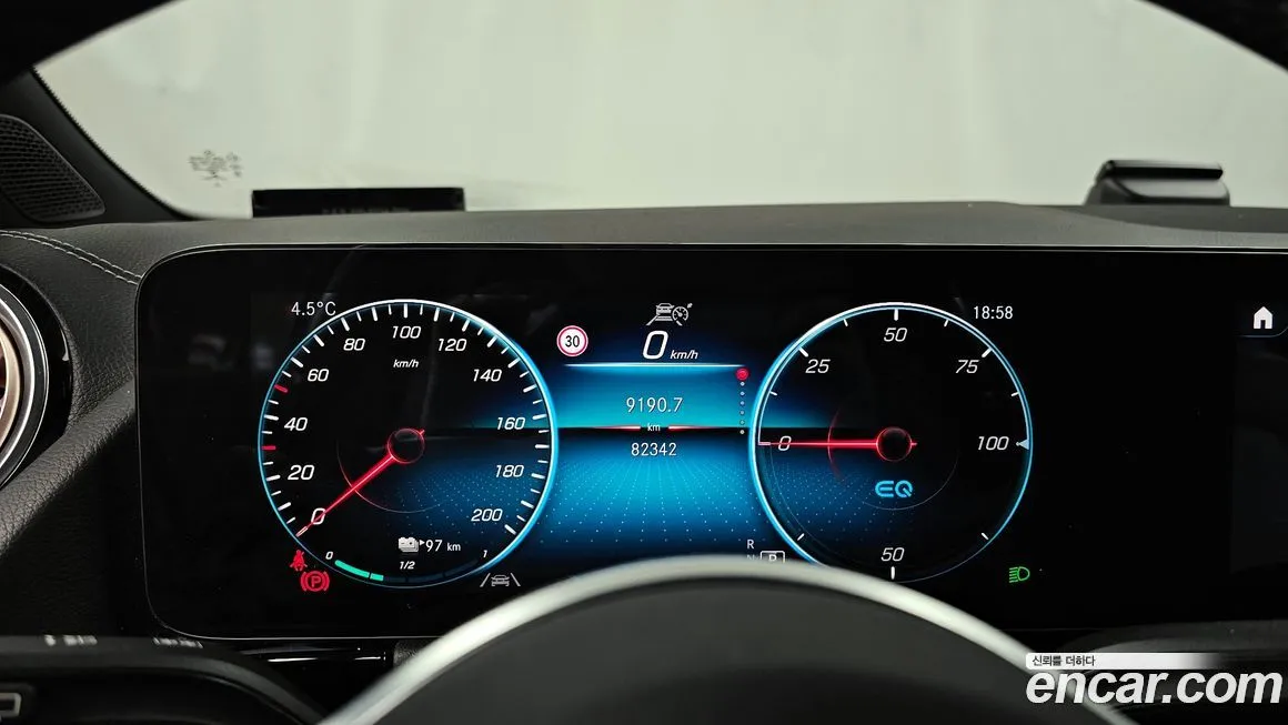 Mercedes-Benz EQA 2021 из KR, фото 8