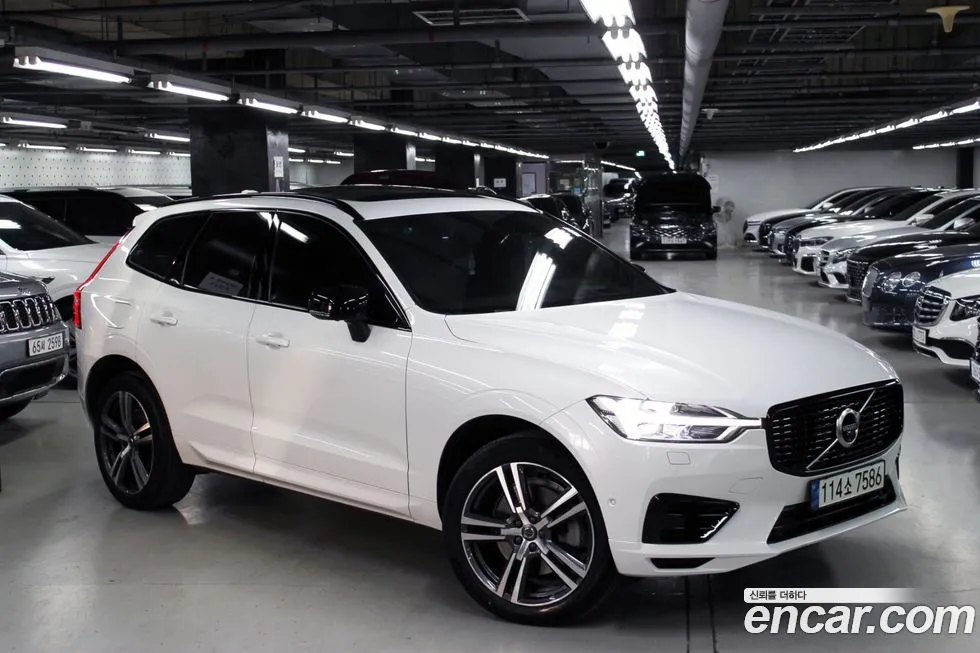 Volvo XC60 — фото 1