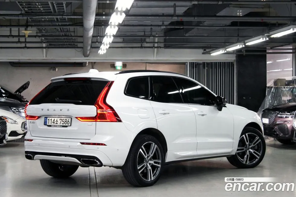 Volvo XC60 — фото 5