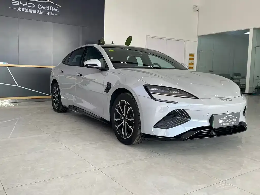 BYD Seal — фото 8