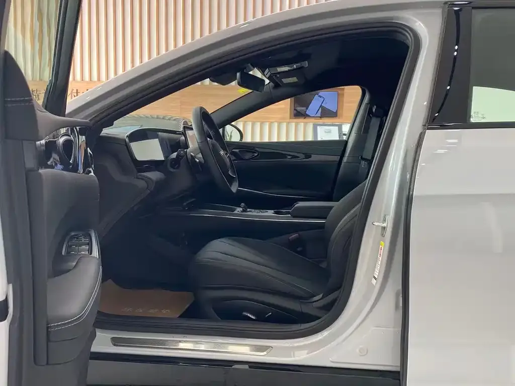 BYD Seal — фото 6