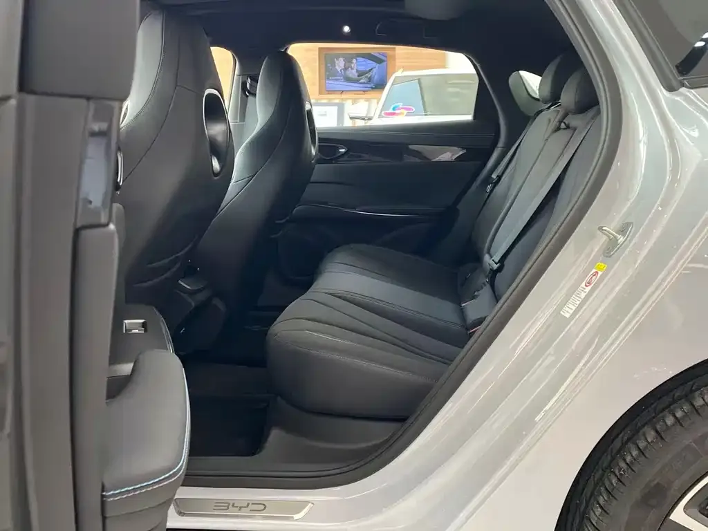 BYD Seal — фото 2