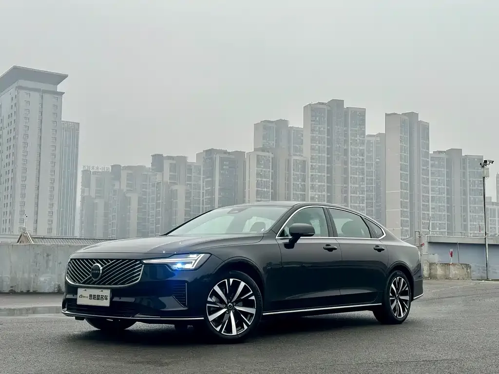 Volvo S90 2025 из CN, фото 1