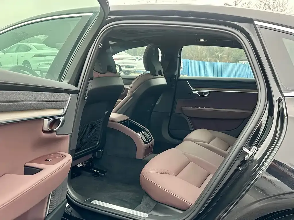 Volvo S90 2025 из CN, фото 9