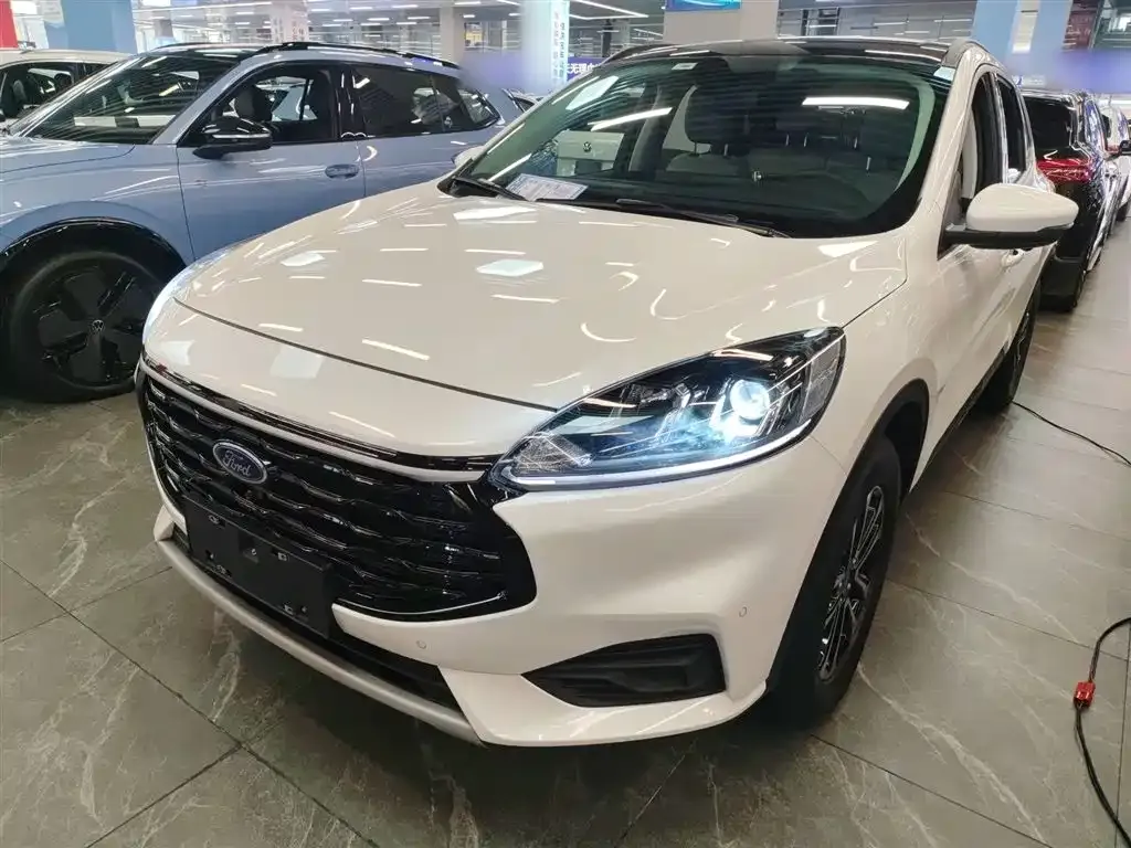 Ford Escape 2024 из CN, фото 2