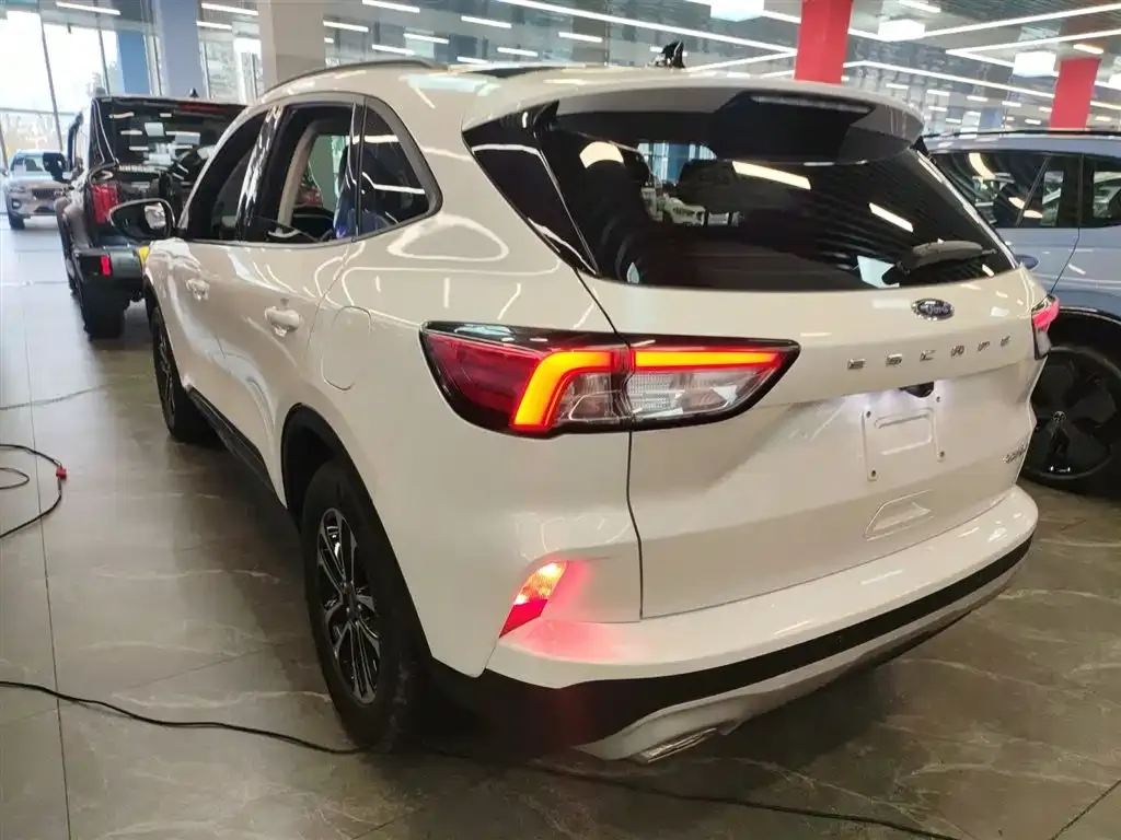 Ford Escape 2024 из CN, фото 5