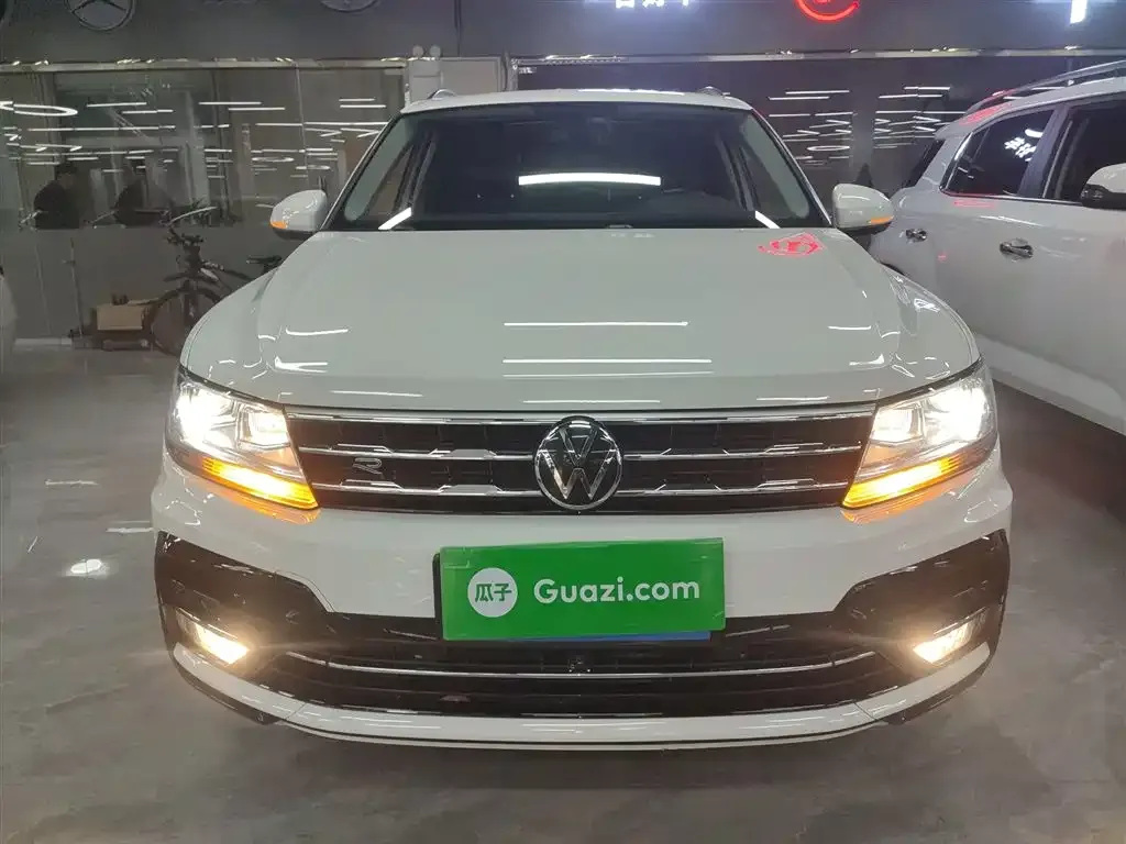 Volkswagen Tiguan L — фото 3