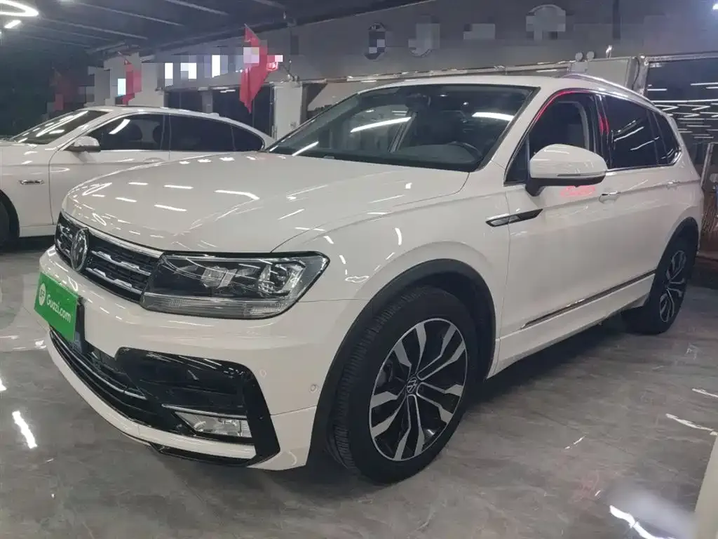 Volkswagen Tiguan L — фото 5