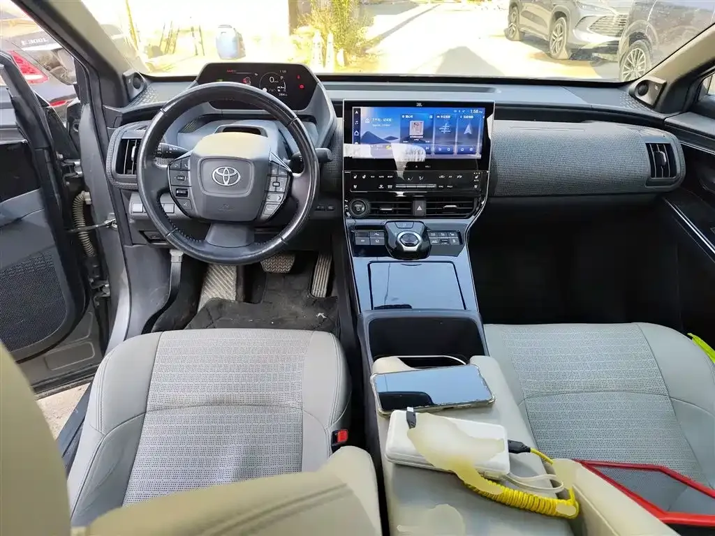 Toyota bZ4X 2022 из CN, фото 10