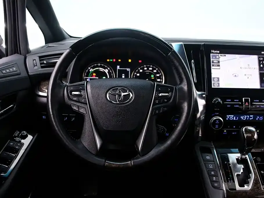 Toyota Alphard — фото 9